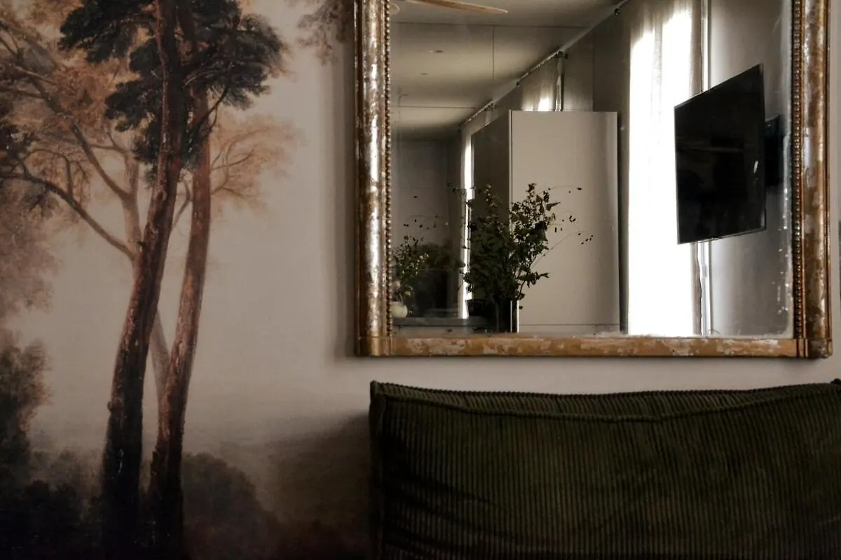Eiffel Tower Paris In Love Apartment