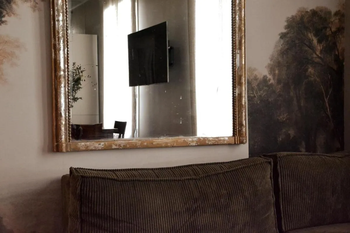 Eiffel Tower Paris In Love Apartment