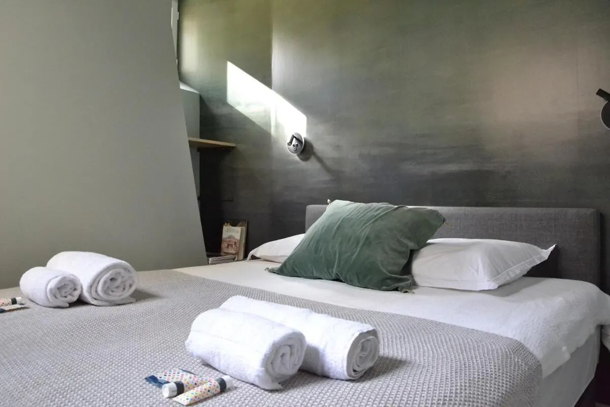 Eiffel Tower Paris In Love Apartment