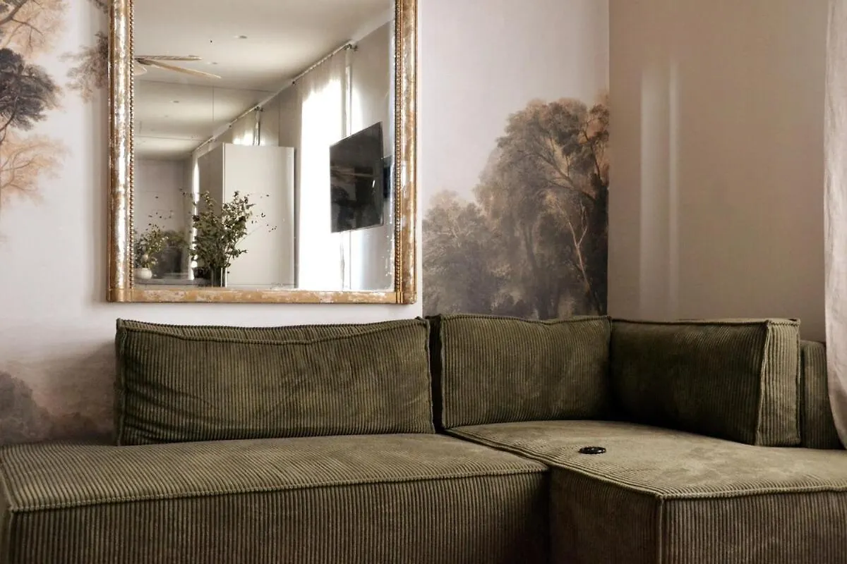 Eiffel Tower Paris In Love Apartment